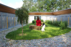 Hundehaus-Aussenanlage-1-1